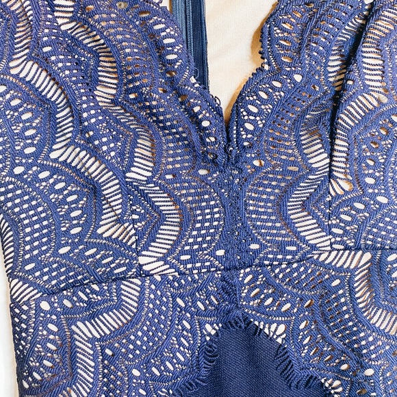 Blue and Nude Bodycon Dress - Picture 5 of 7